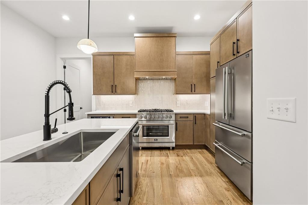 112 1st Avenue