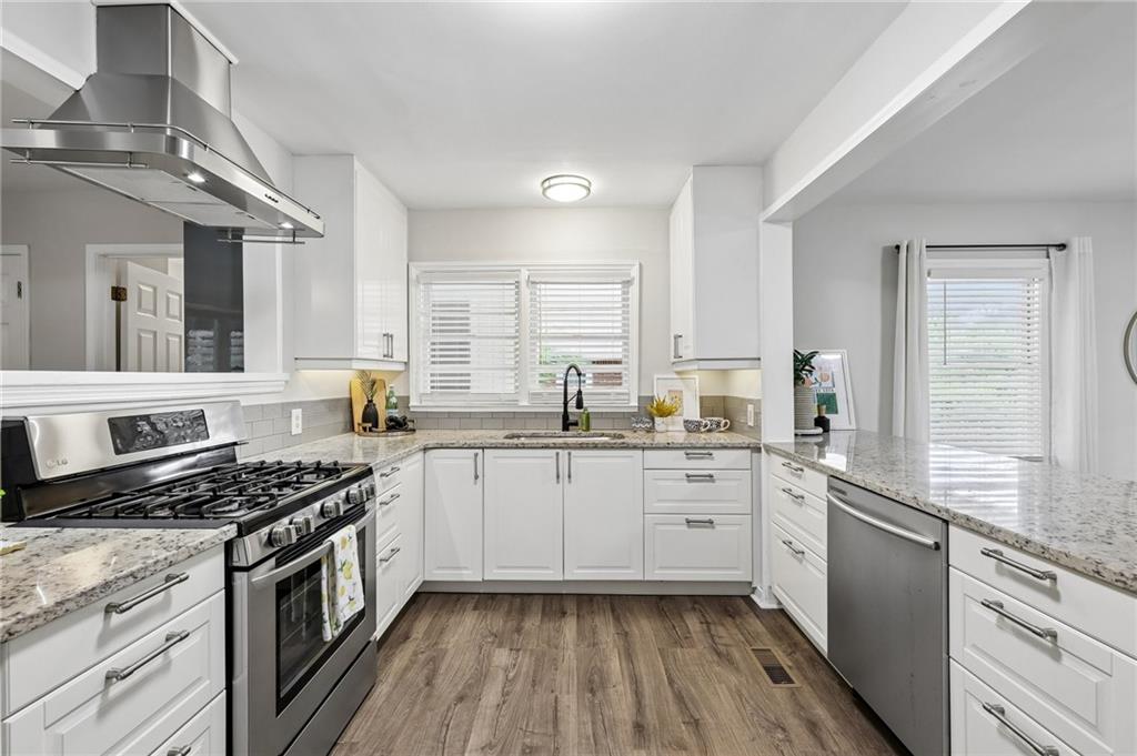 579 N Superior Avenue