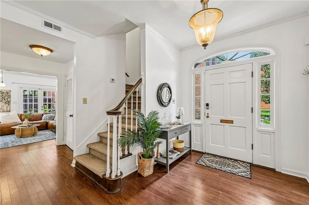11 Kings Walk NE
