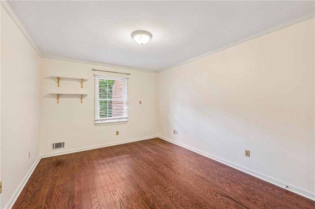 11 Kings Walk NE