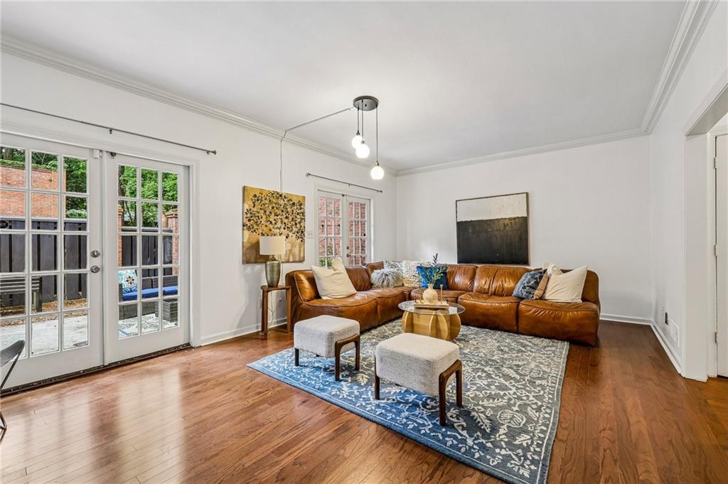 11 Kings Walk NE