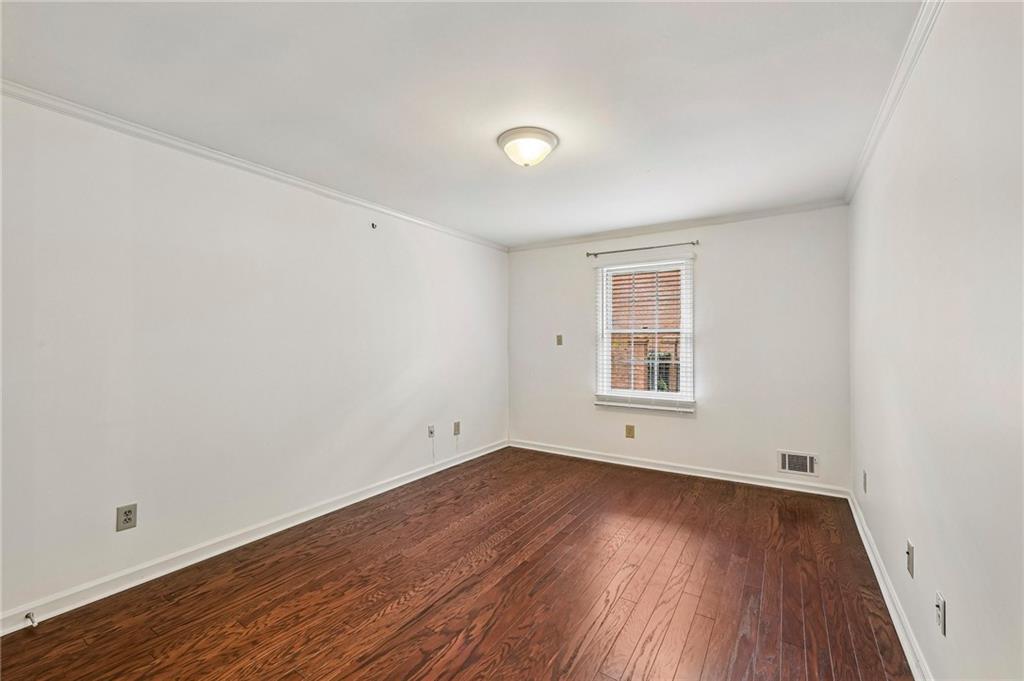 11 Kings Walk NE