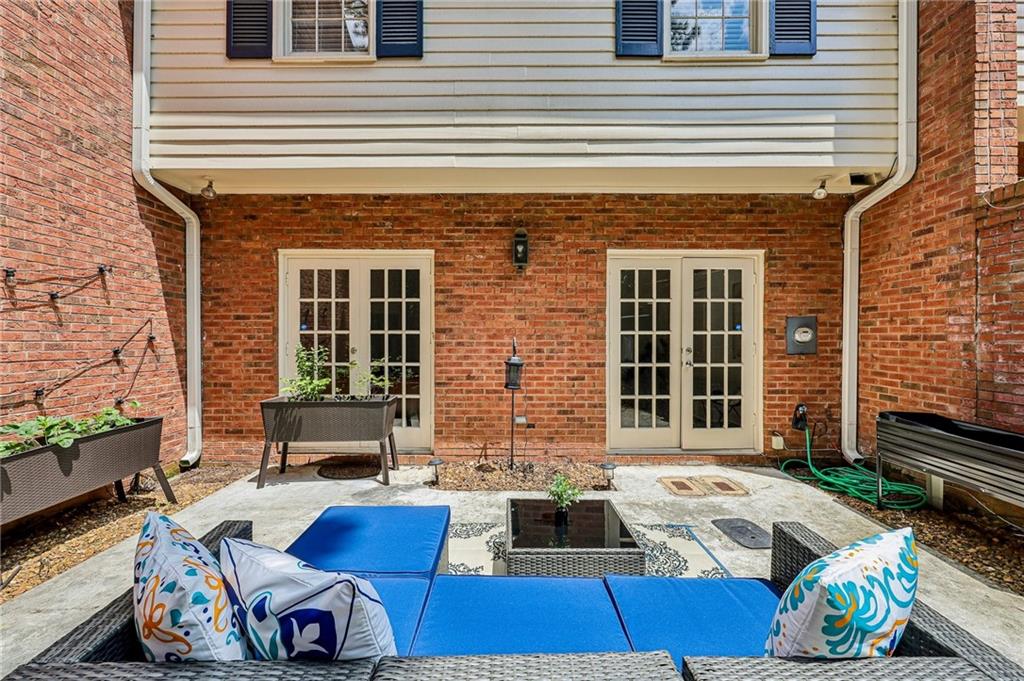 11 Kings Walk NE