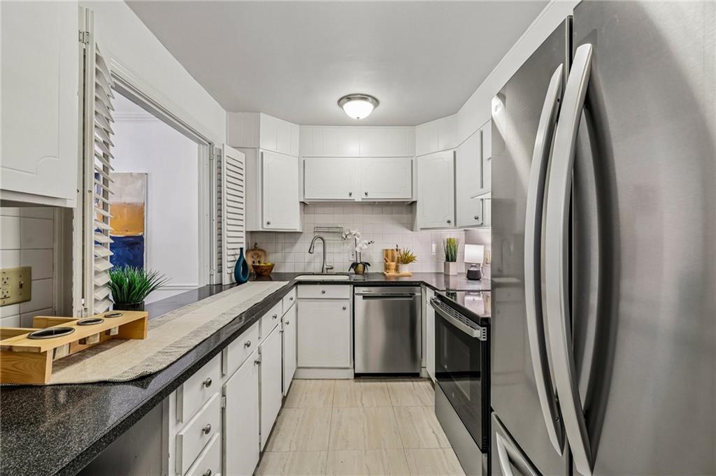 11 Kings Walk NE