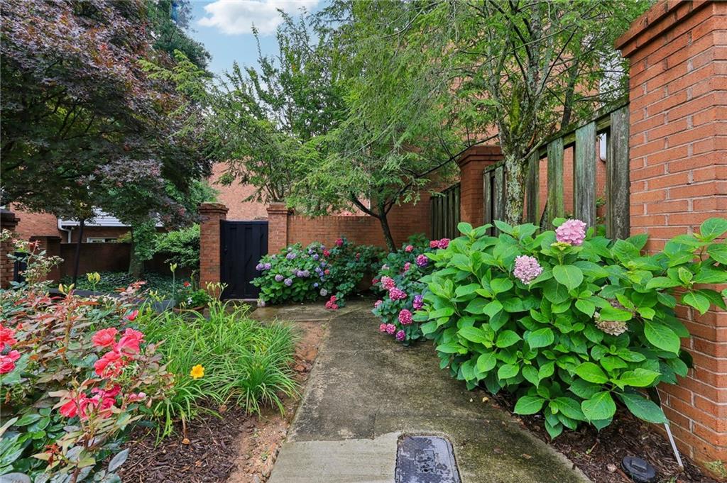 11 Kings Walk NE
