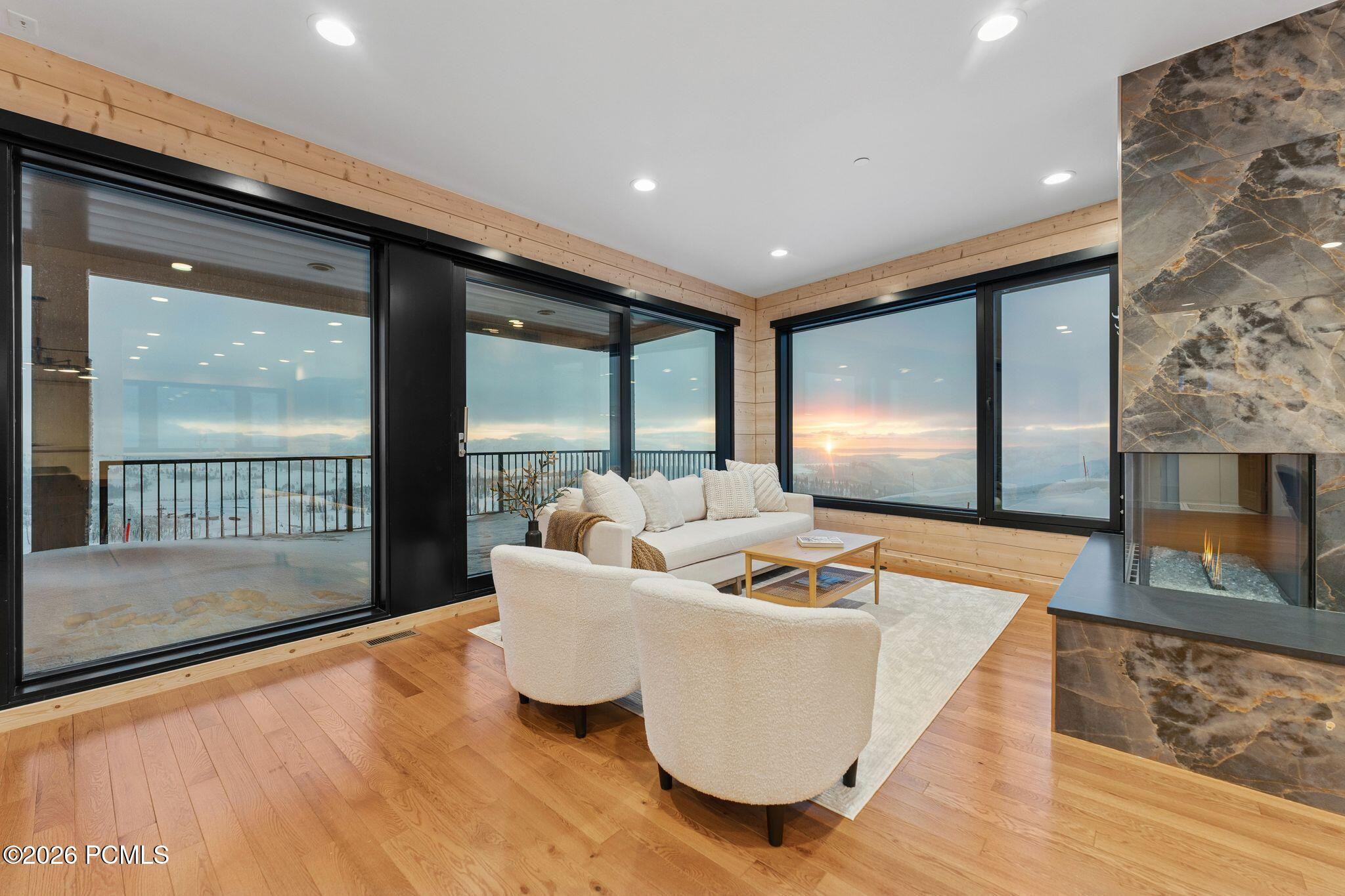 8526 Overlook Drive