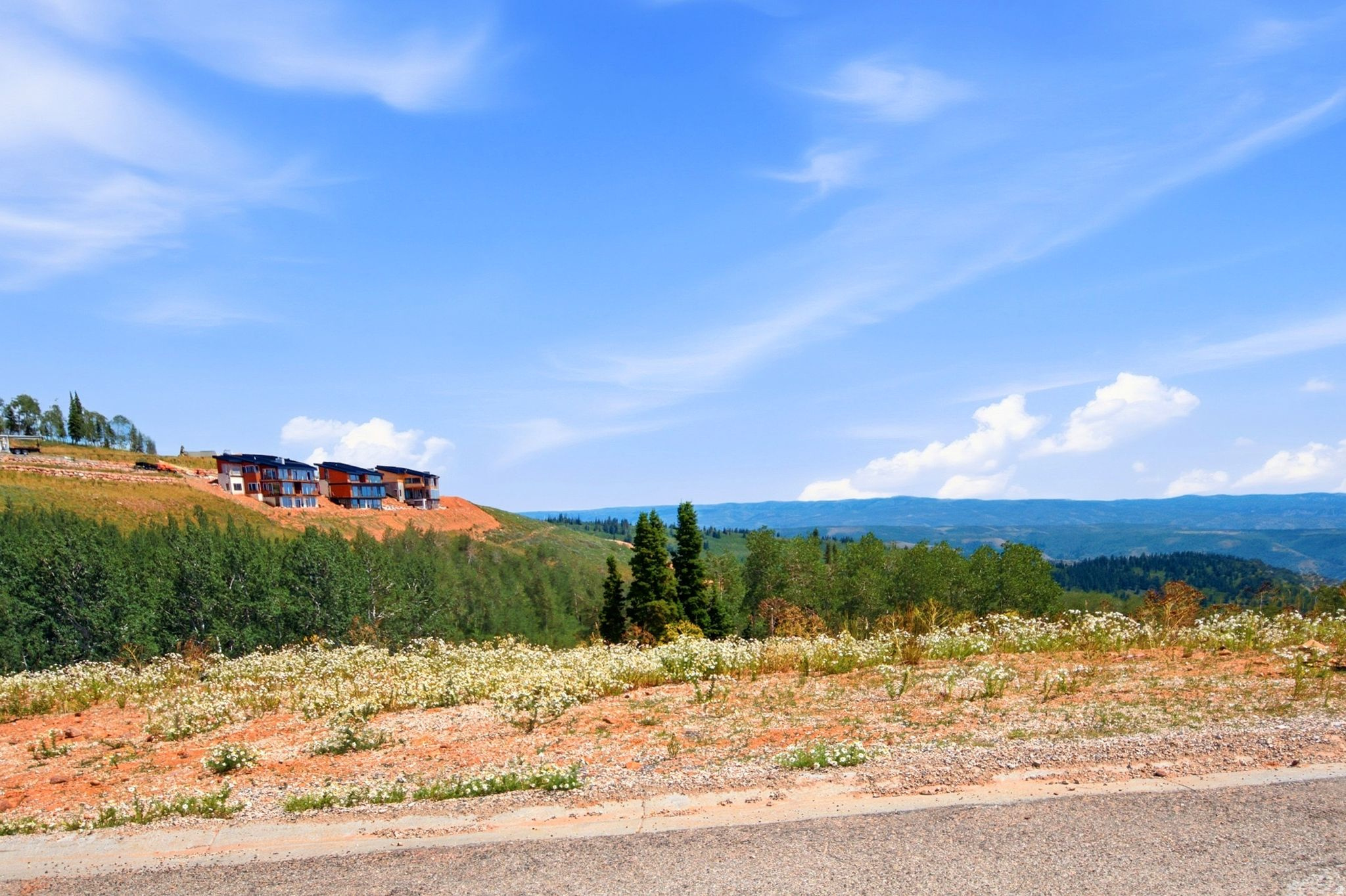 5747 N DAYBREAK DR Unit: 8