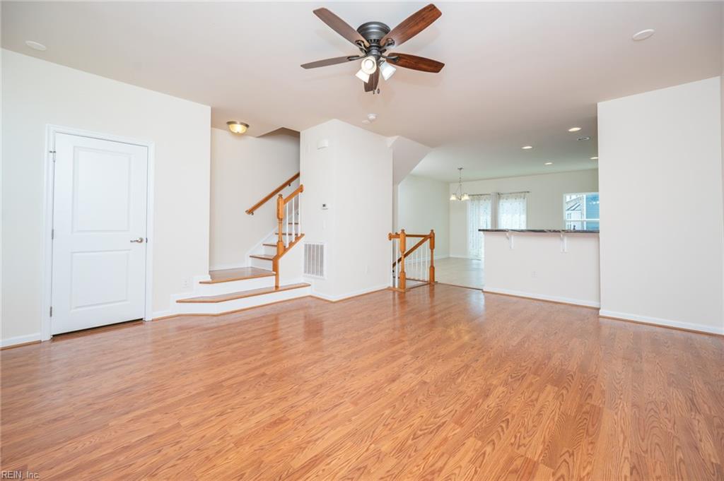 3102 Rollie WAY