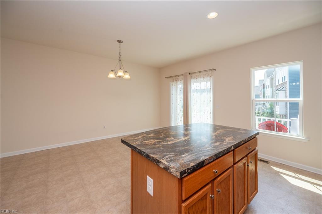 3102 Rollie WAY