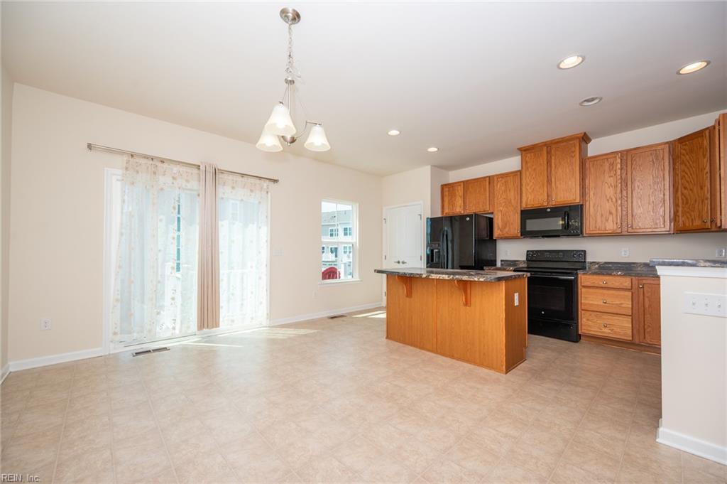 3102 Rollie WAY