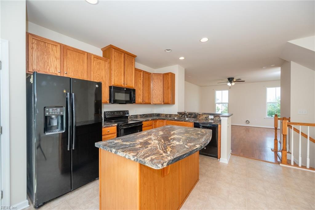 3102 Rollie WAY