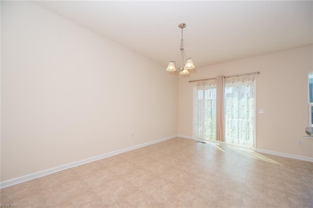 3102 Rollie WAY