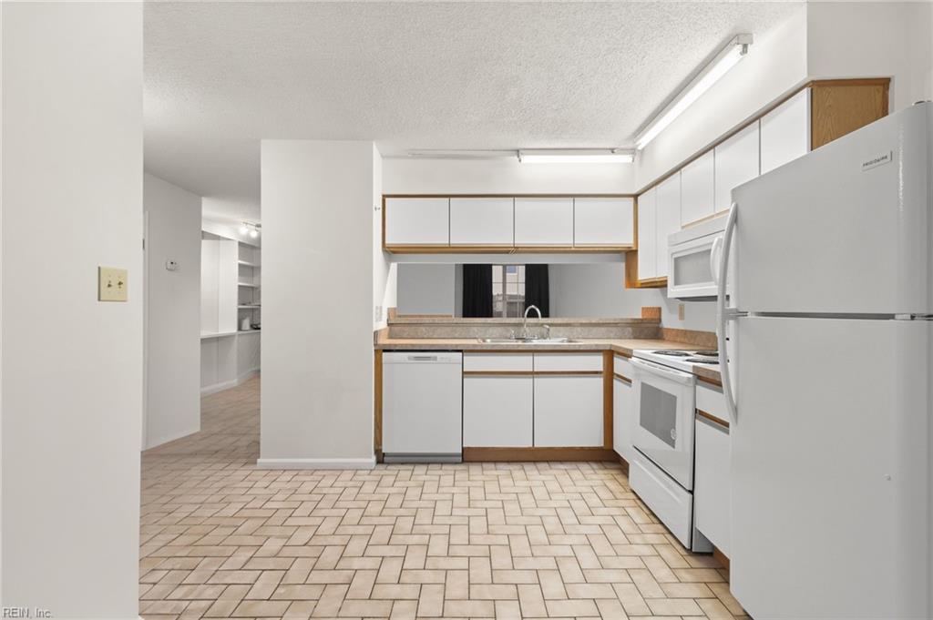 1220 Alder CT