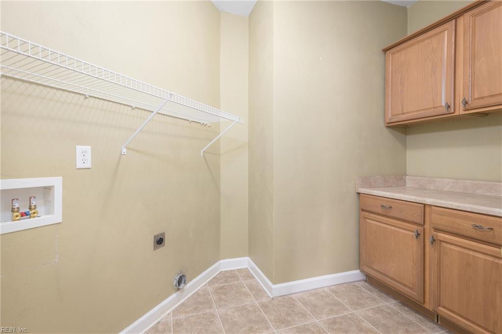 440 Trotters LN