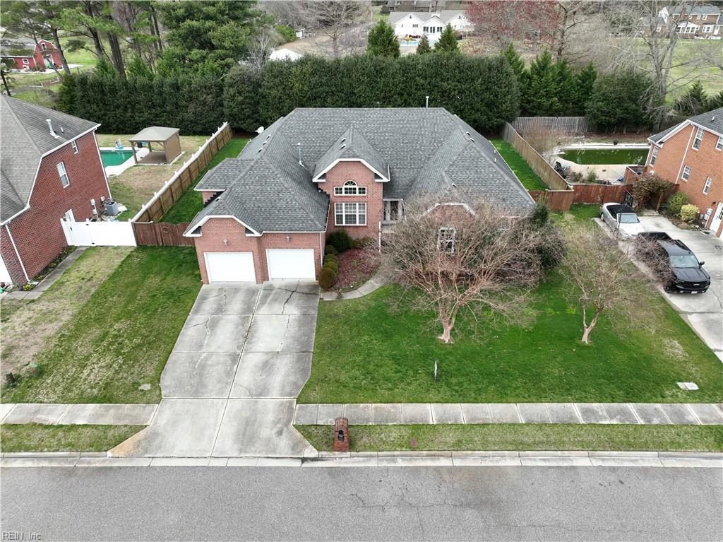 440 Trotters LN