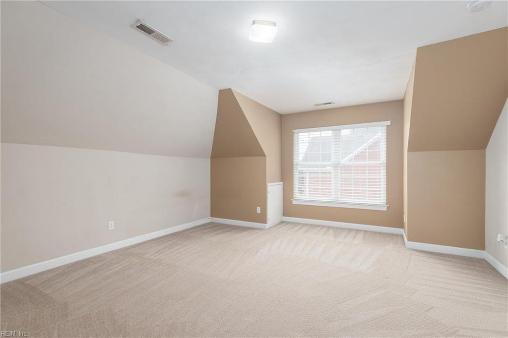 440 Trotters LN