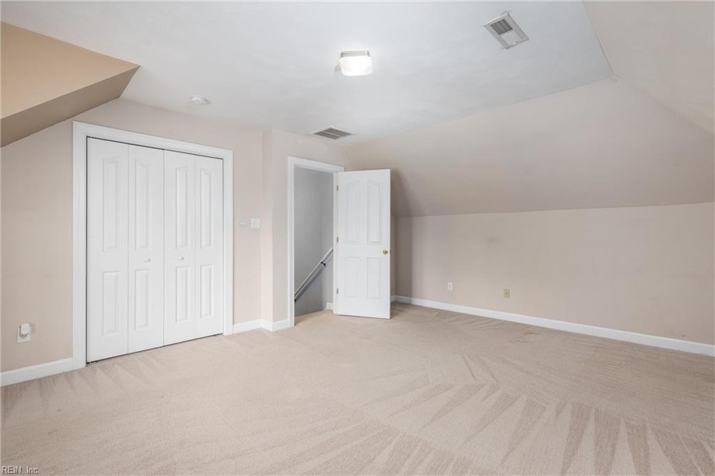440 Trotters LN
