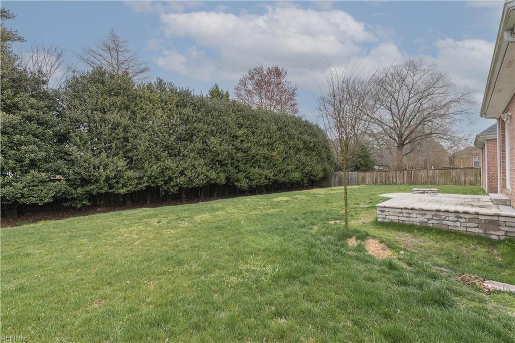 440 Trotters LN