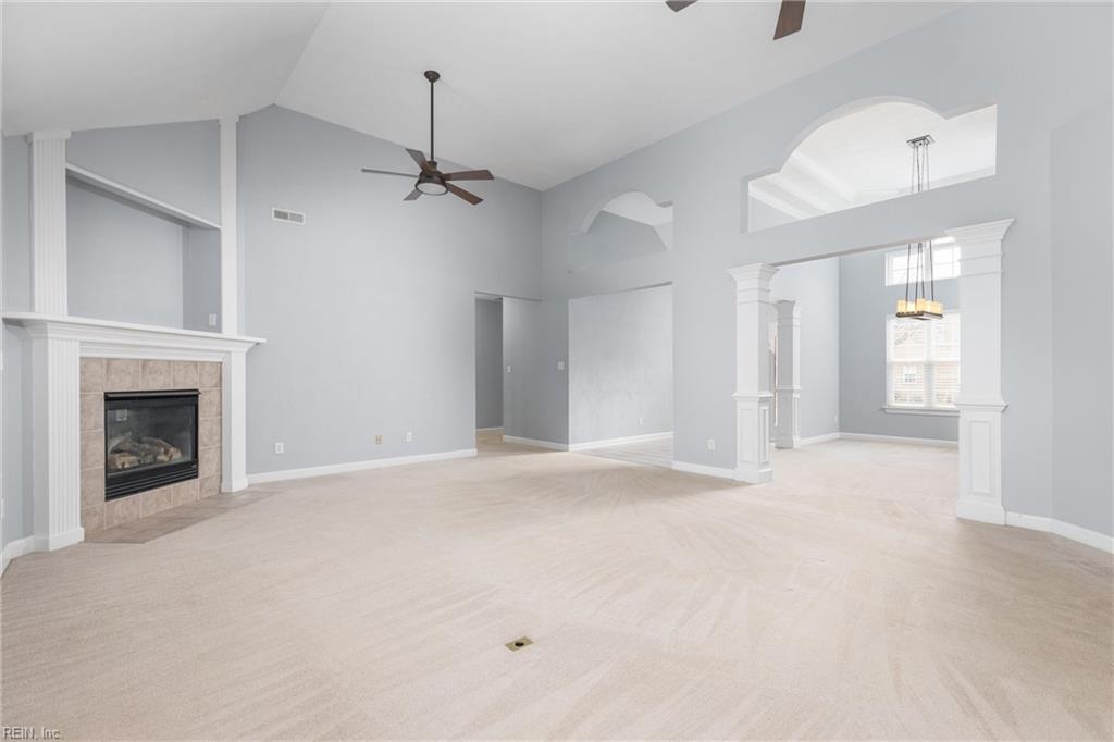 440 Trotters LN