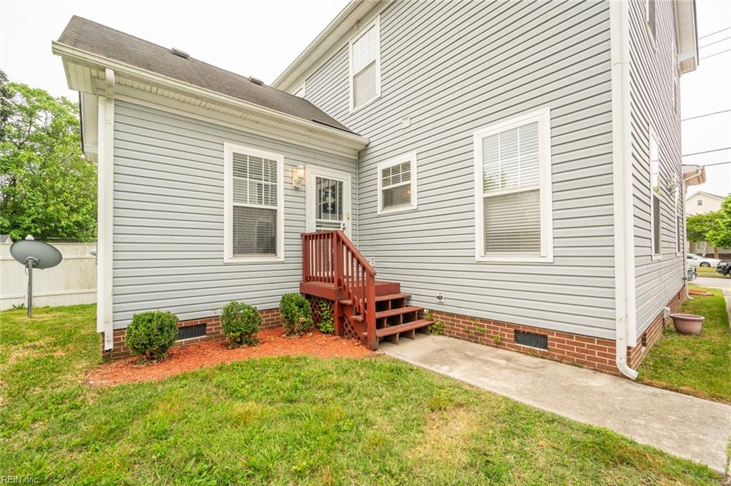 828 Reservoir AVE
