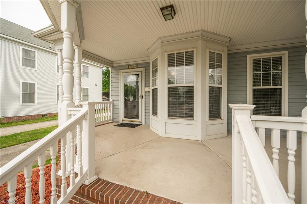 828 Reservoir AVE