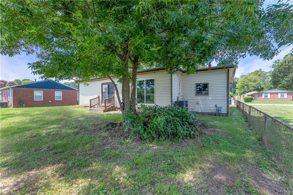 124 Phillips LN
