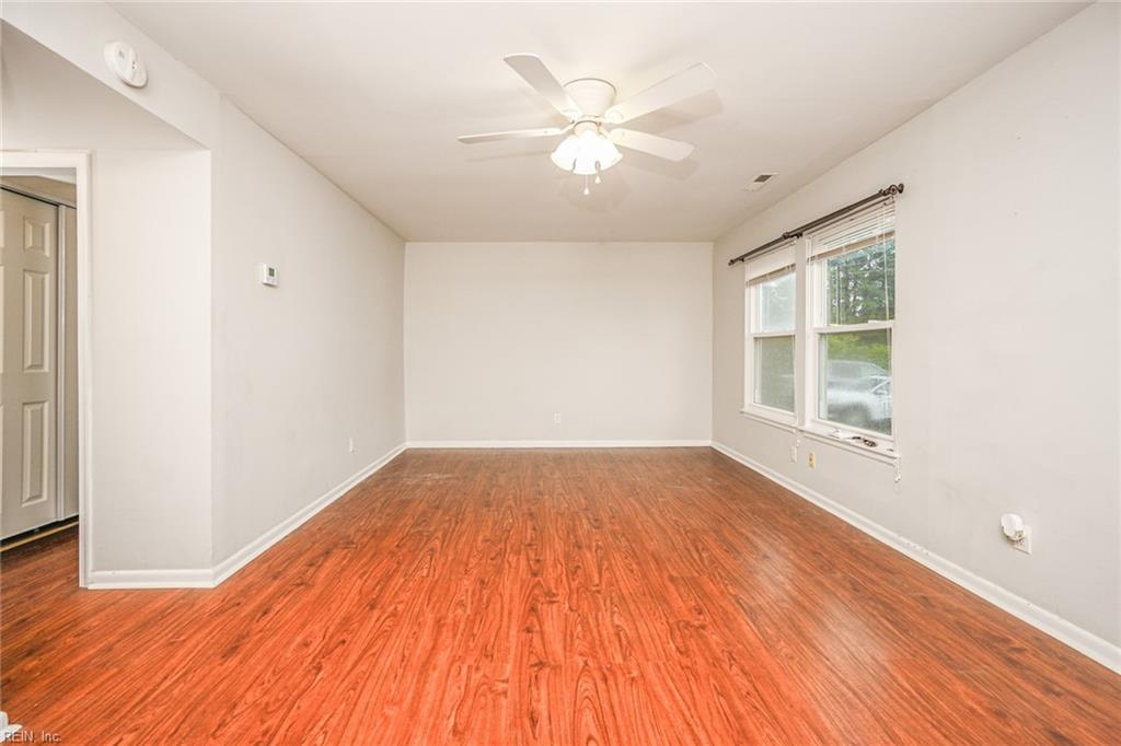 3054 Blackstone CT