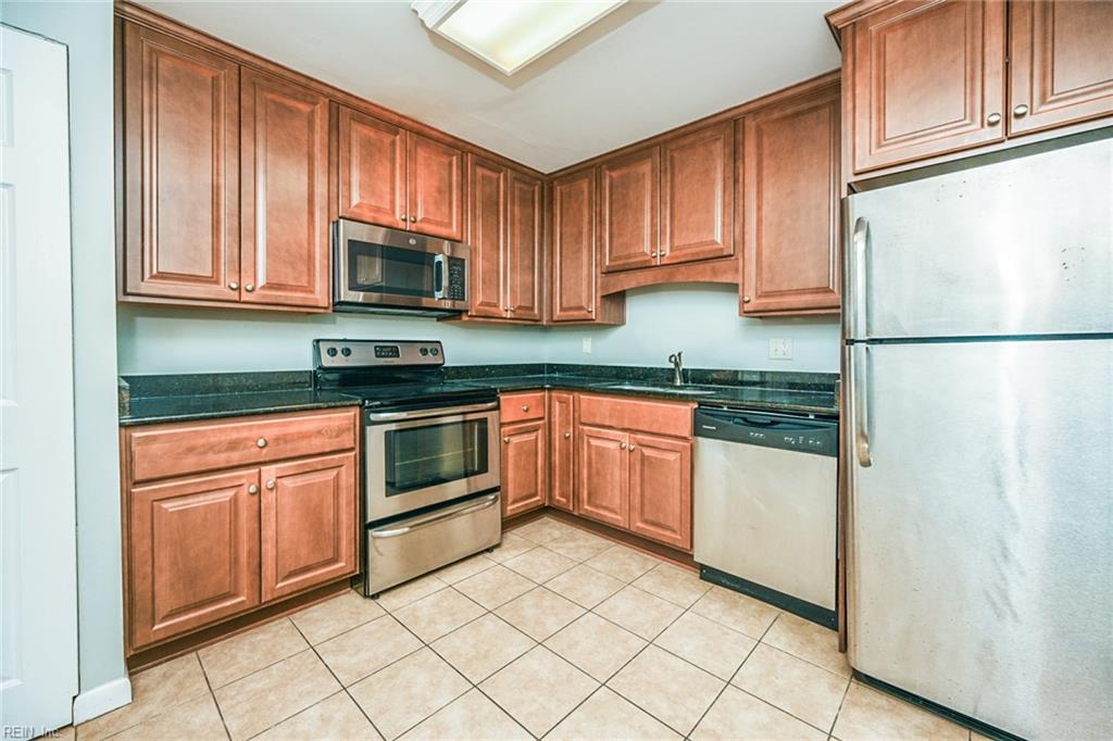 3054 Blackstone CT