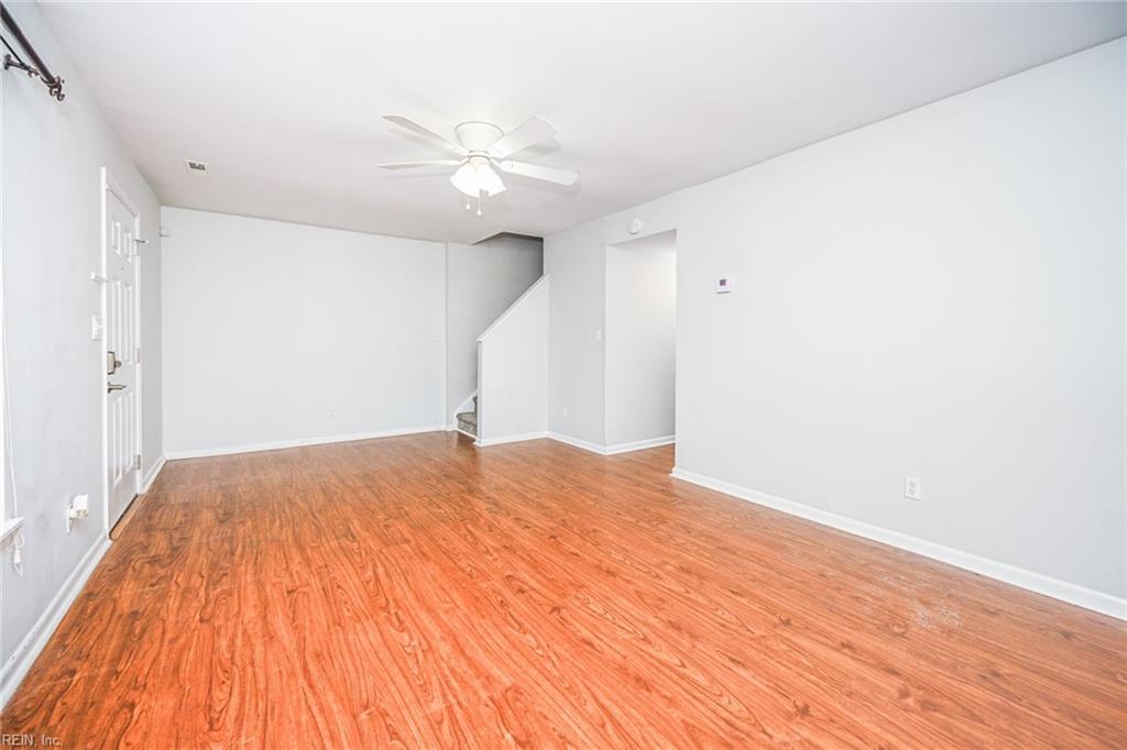 3054 Blackstone CT