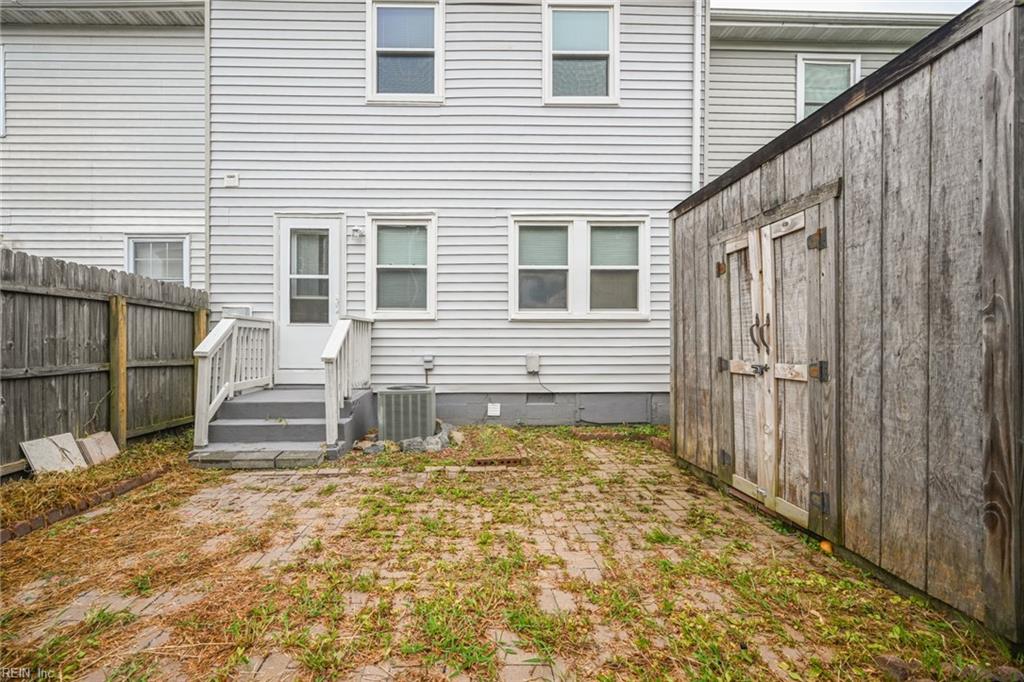 3054 Blackstone CT