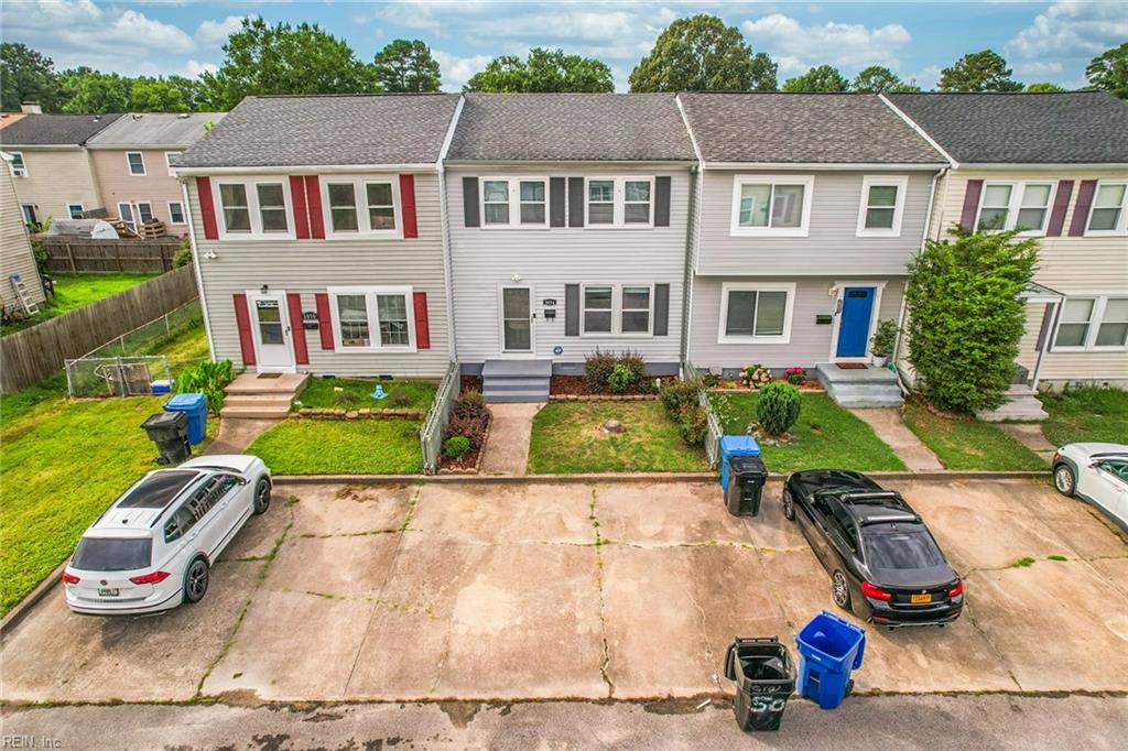 3054 Blackstone CT