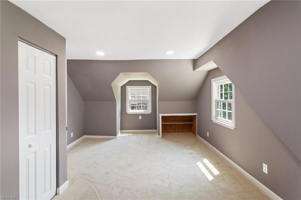 8239 Briarwood Cir