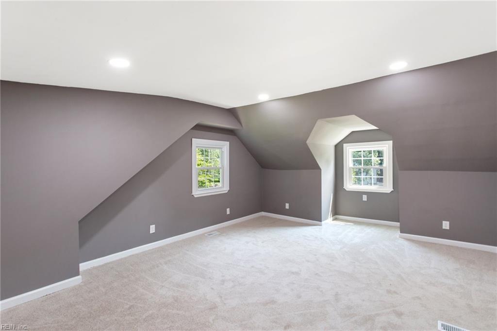 8239 Briarwood Cir
