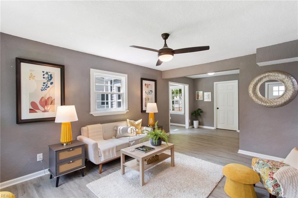 8239 Briarwood Cir