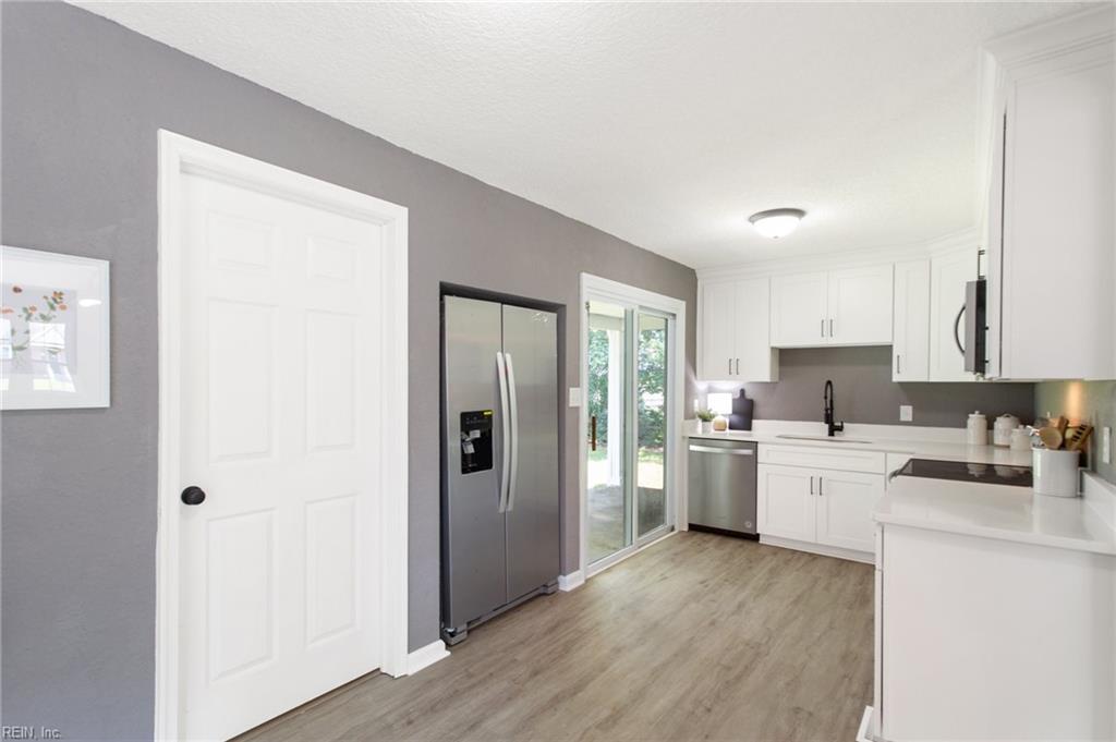 8239 Briarwood Cir