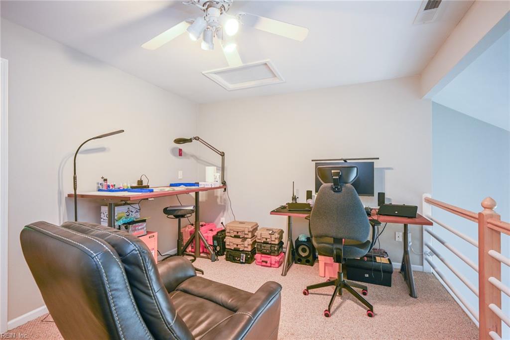 728 W Lake CIR