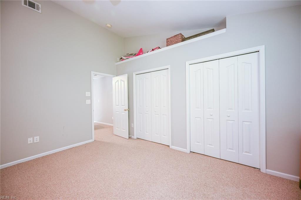 728 W Lake CIR
