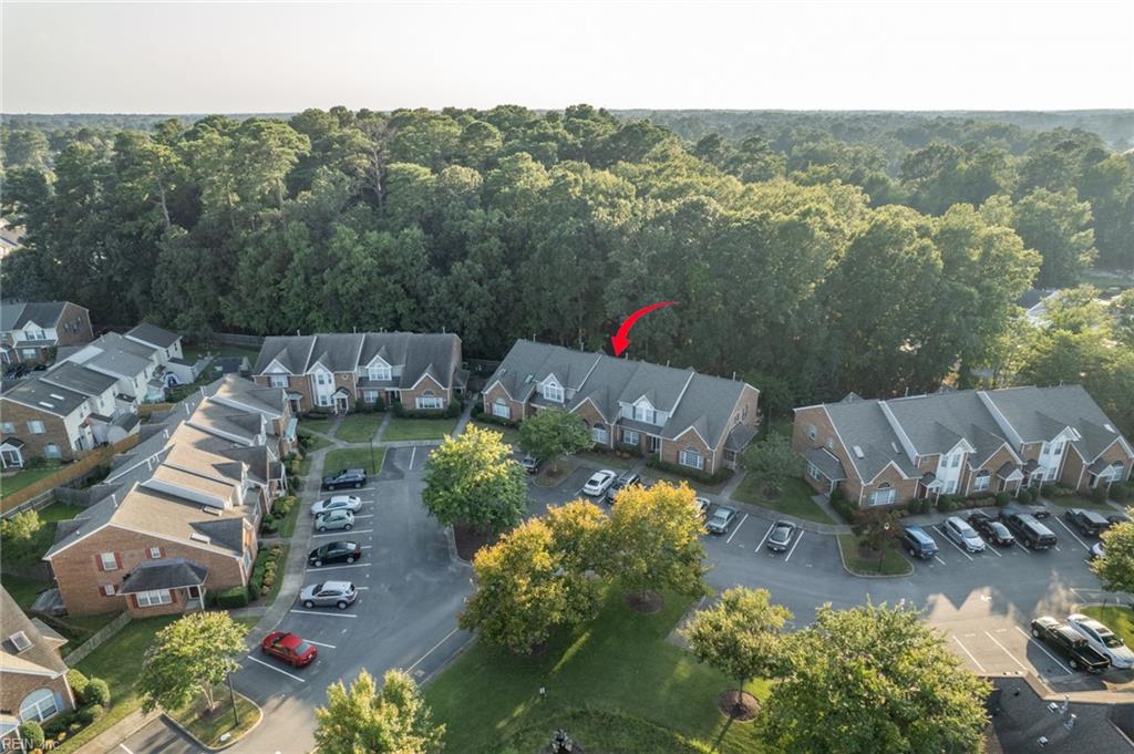 728 W Lake CIR