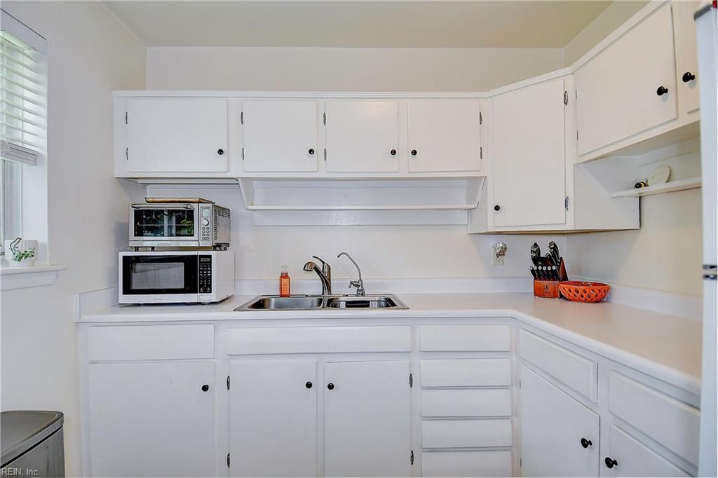 3349 Ridgefield DR