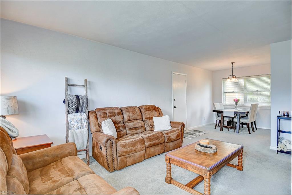 3349 Ridgefield DR