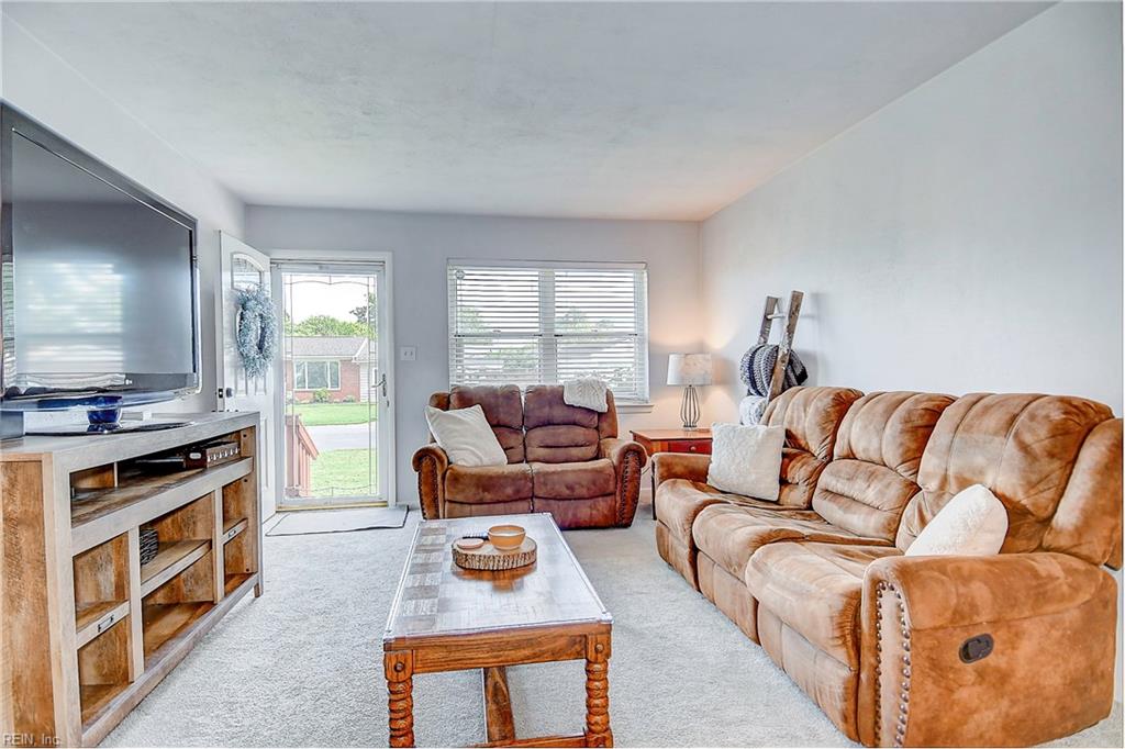3349 Ridgefield DR