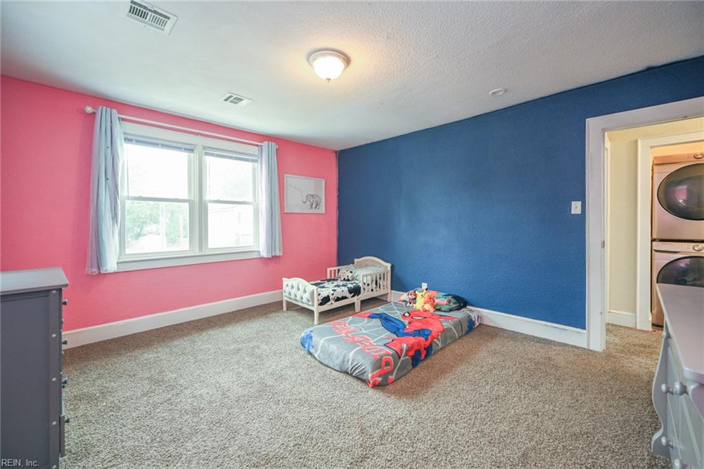 1415 Lansing AVE