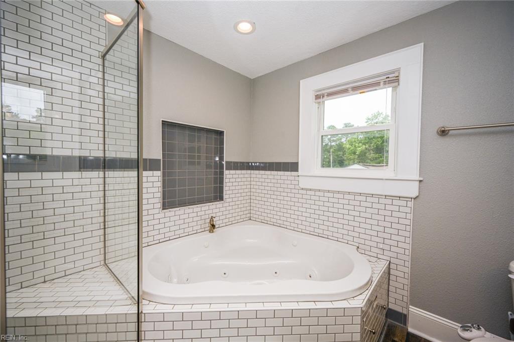 1415 Lansing AVE