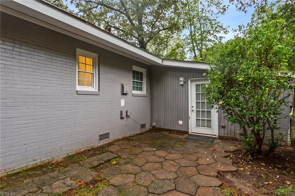 266 Eastwood DR