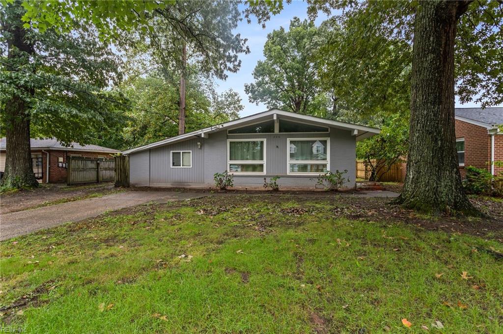 266 Eastwood DR