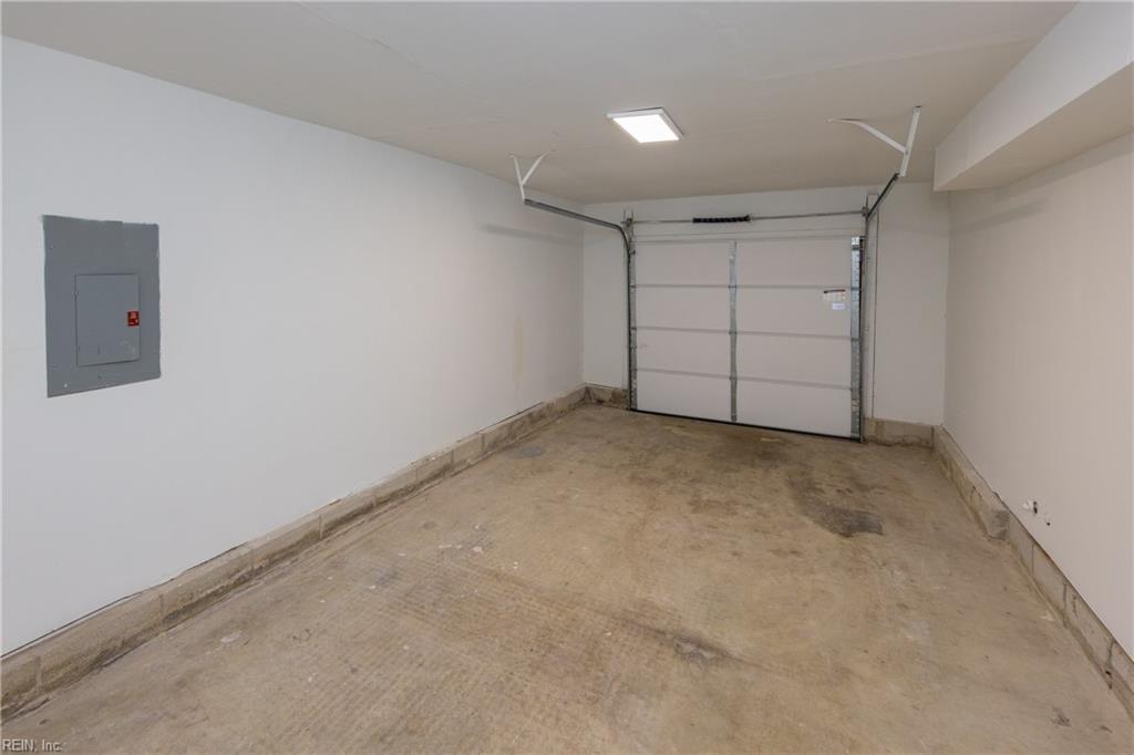 2108 Singer CT