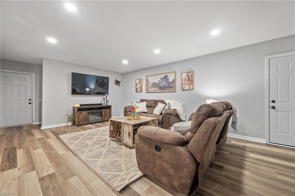 26 Routten RD