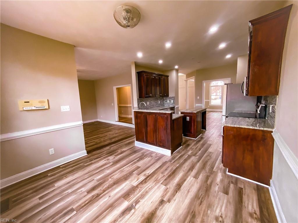 1508 Crystal Lake DR