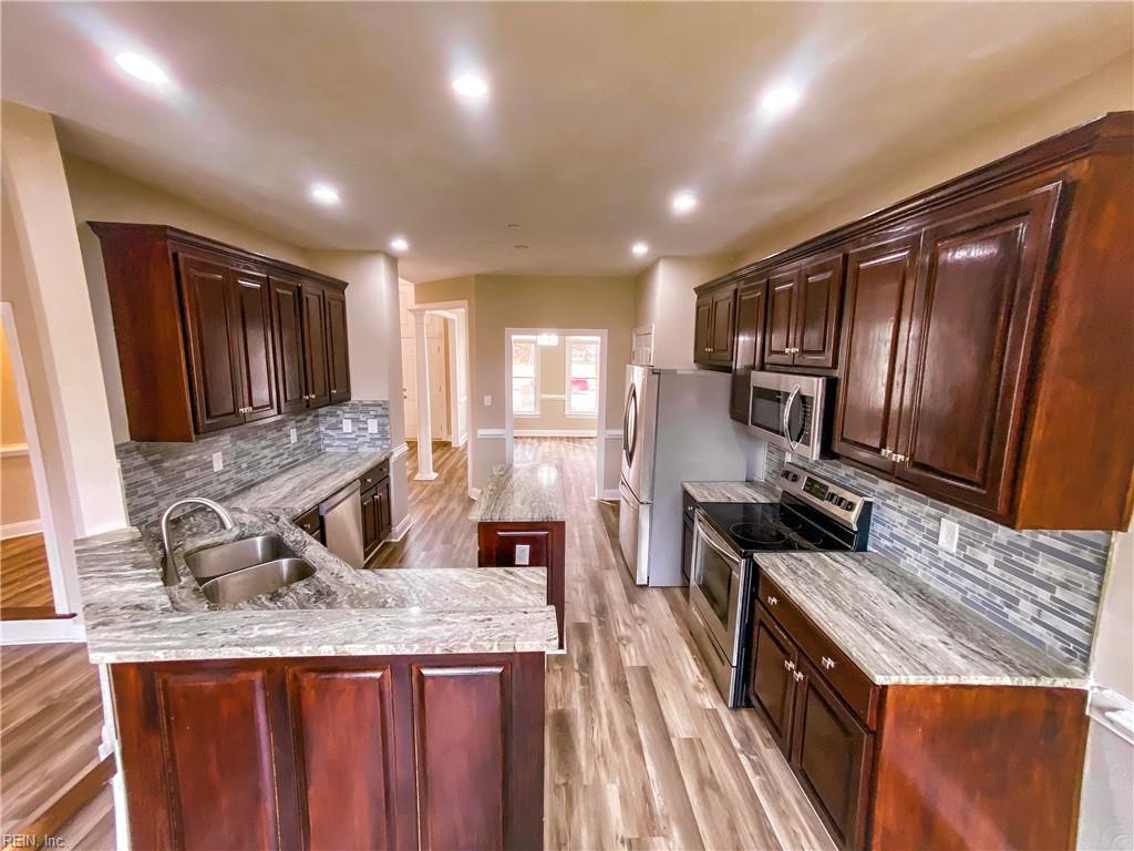 1508 Crystal Lake DR