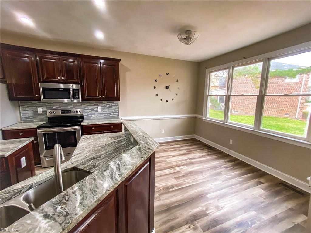 1508 Crystal Lake DR